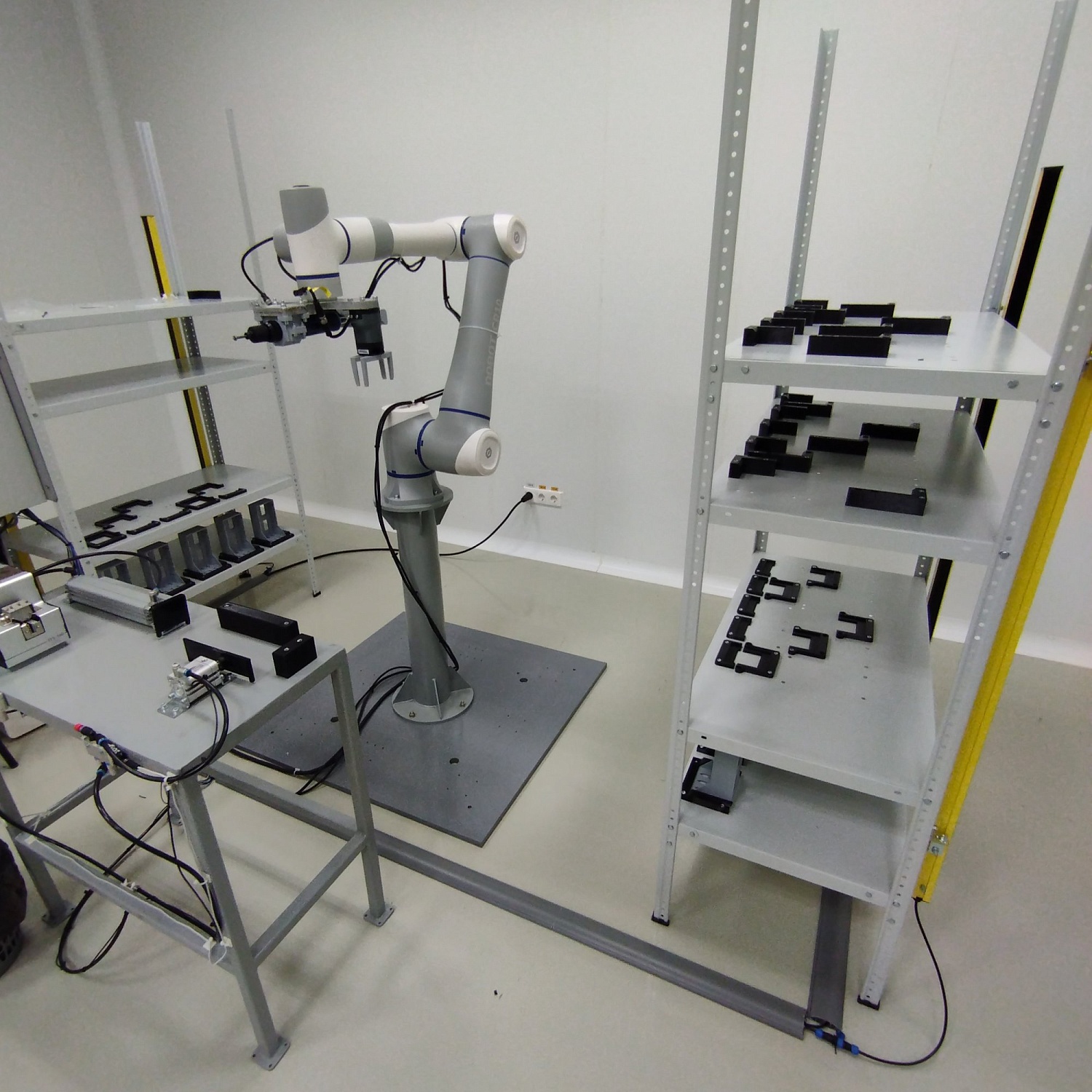 Роботы идут в университеты: компания Тесвел интегрировала коботов в проекты Самарского университета
